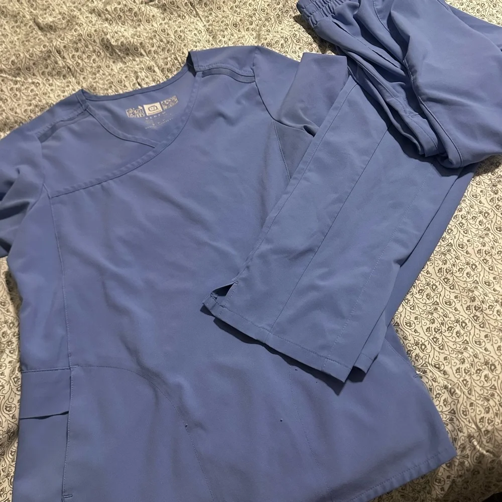 Wink Women's Two-Piece Scrub Set in Periwinkle